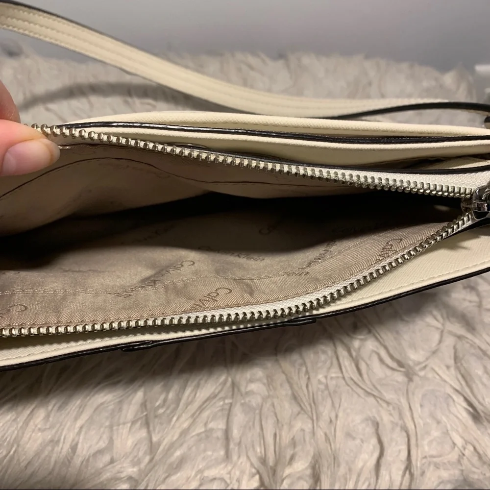 [GIFTED] Flower Calvin Klein Shoulder Bag 💐 - Picture 5 of 12